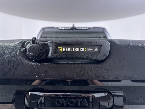 Used 2024 Toyota Tundra Platinum AWD/4WD image 10