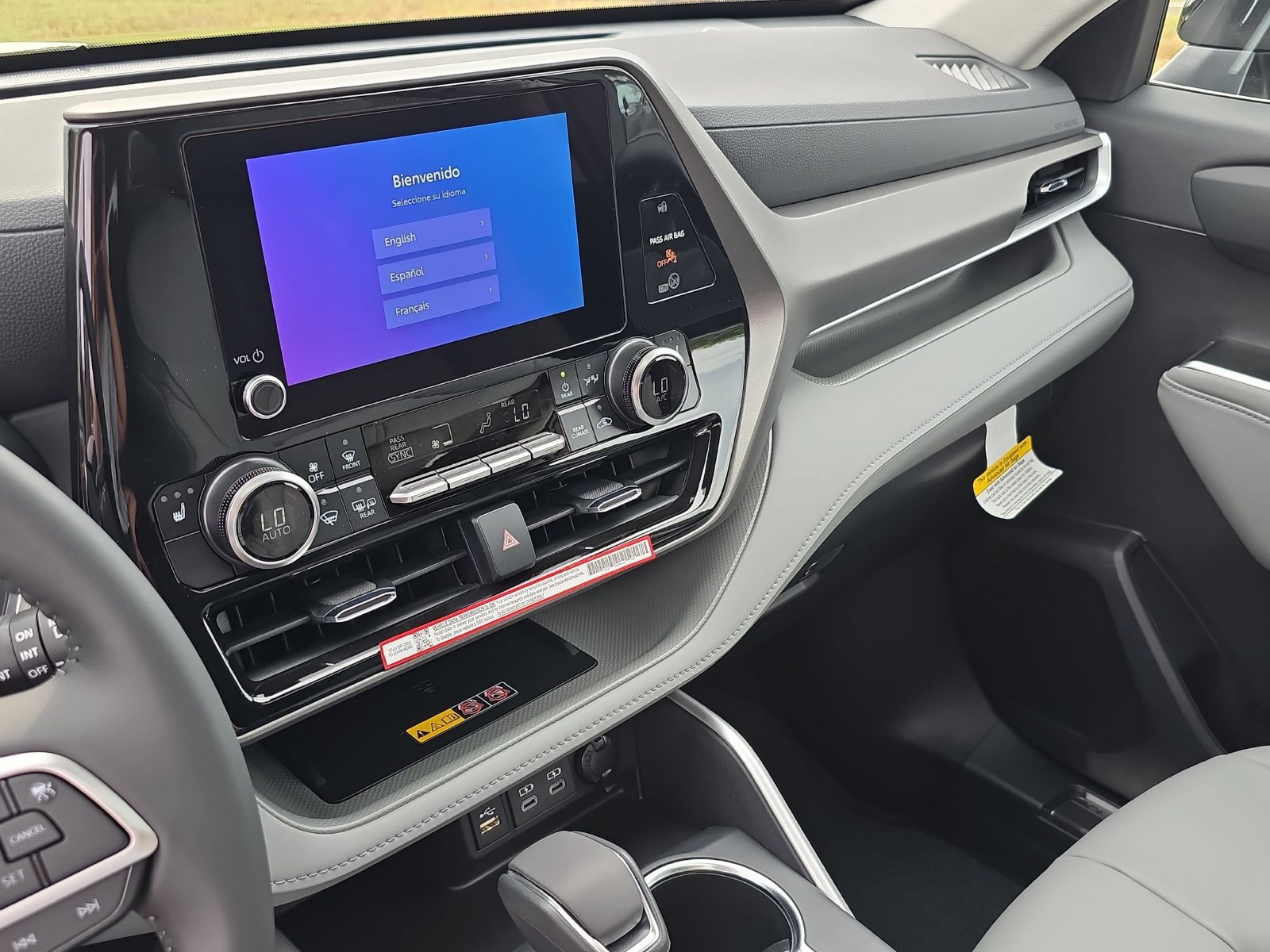 New 2026 Toyota Highlander XLE AWD/4WD image 16