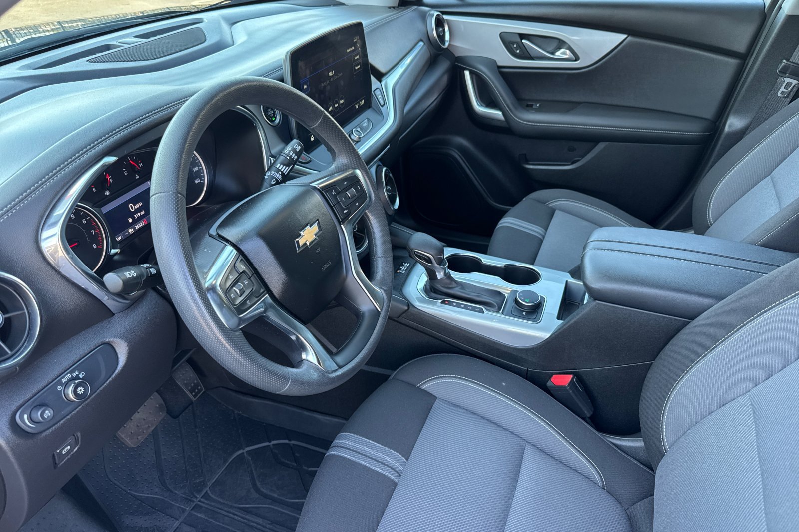 Used 2024 Chevrolet Blazer LT w/ Redline Edition FWD image 10