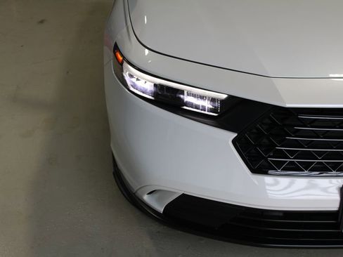 Used 2023 Honda Accord EX image 6