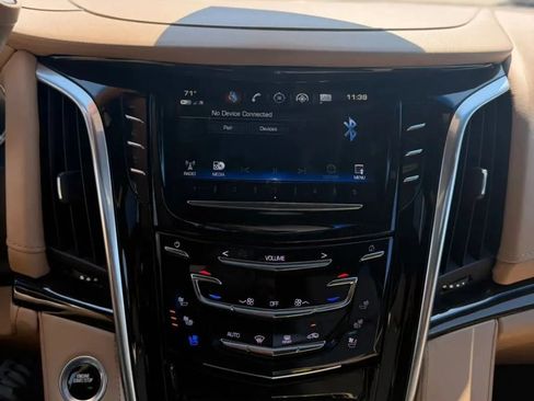 Used 2019 Cadillac Escalade Platinum AWD/4WD image 15
