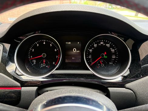 Used 2017 Volkswagen Jetta GLI image 11