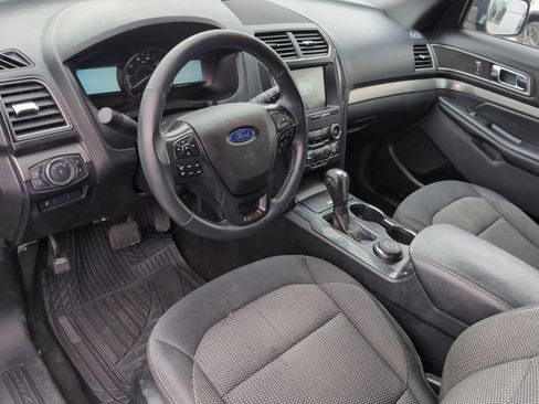 Used 2019 Ford Explorer XLT w/ Equipment Group 201A image 9