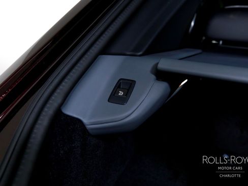 Certified 2025 Rolls-Royce Cullinan AWD/4WD image 27