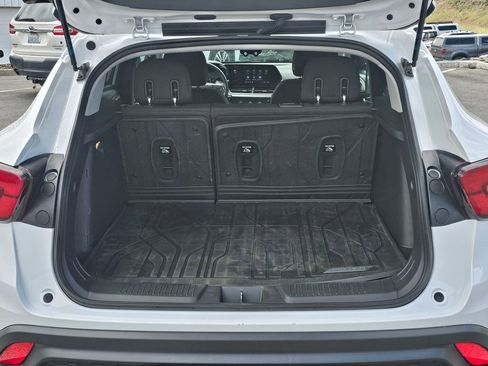 Certified 2024 Chevrolet Trax LS w/ LS Convenience Package FWD image 16