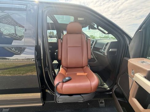 Used 2015 Ford F150 King Ranch w/ Equipment Group 601A Luxury AWD/4WD image 22