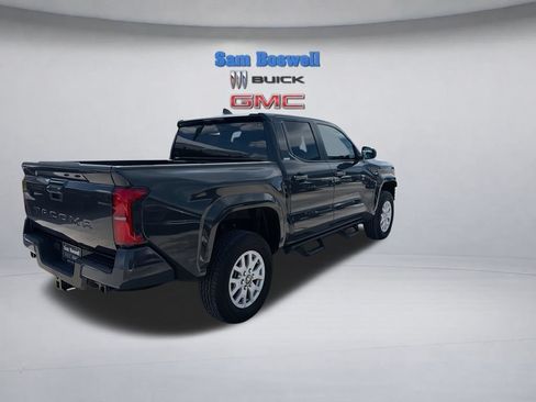 Used 2025 Toyota Tacoma SR5 RWD image 9