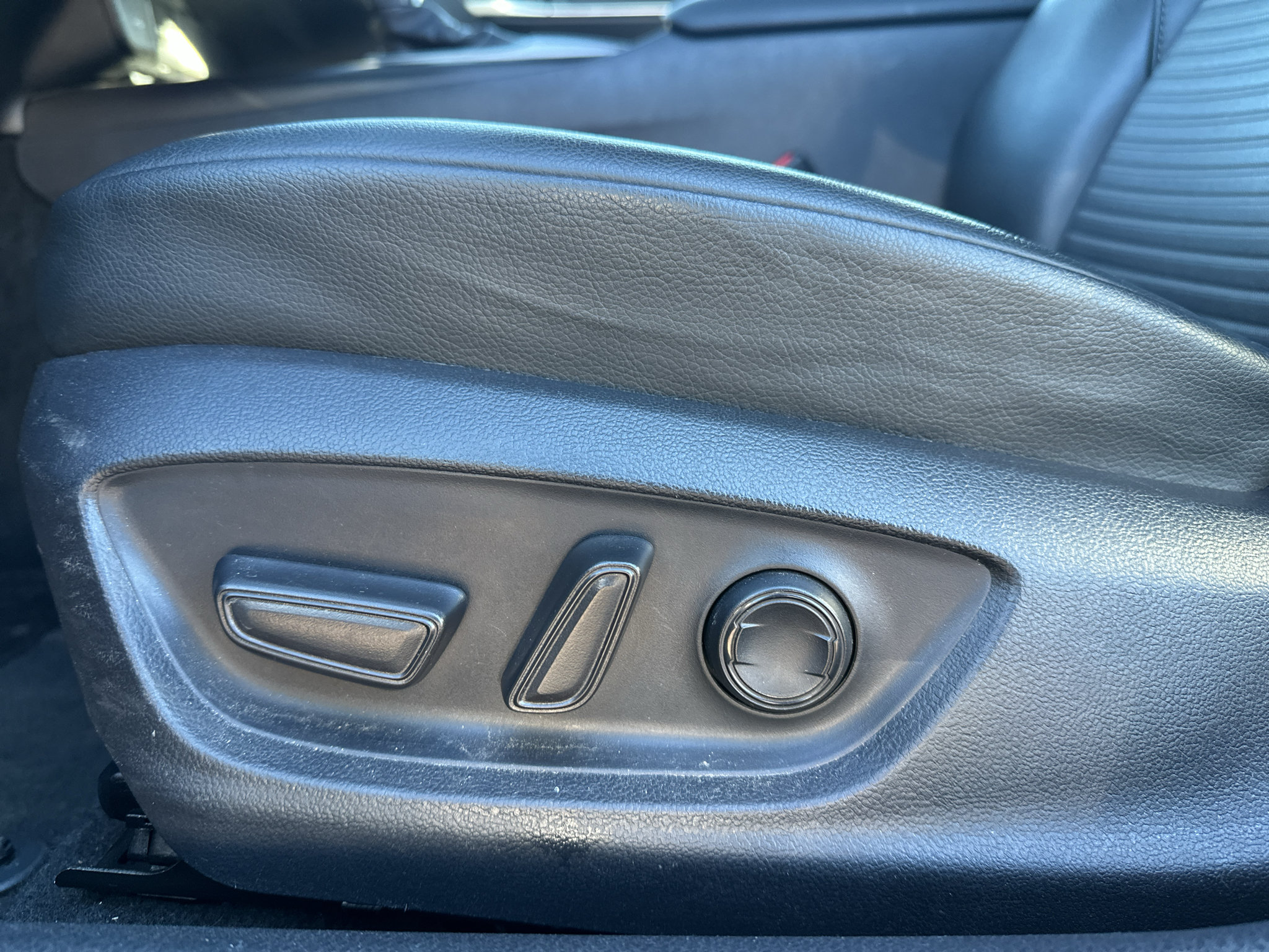 Used 2024 Toyota Camry SE FWD image 17