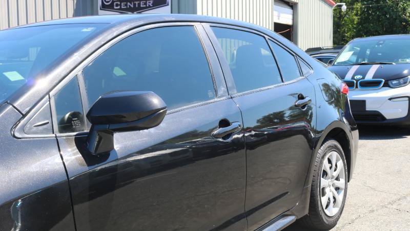 Used 2022 Toyota Corolla LE FWD image 2