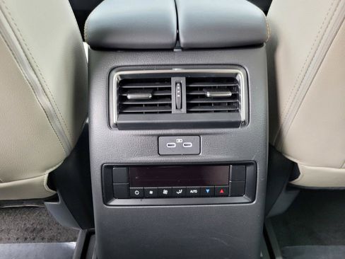 Used 2025 MAZDA CX-90 Plug-In Hybrid w/ Preferred AWD/4WD image 18