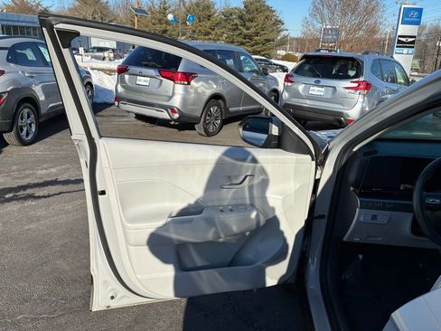 Used 2024 Hyundai Kona SEL image 43