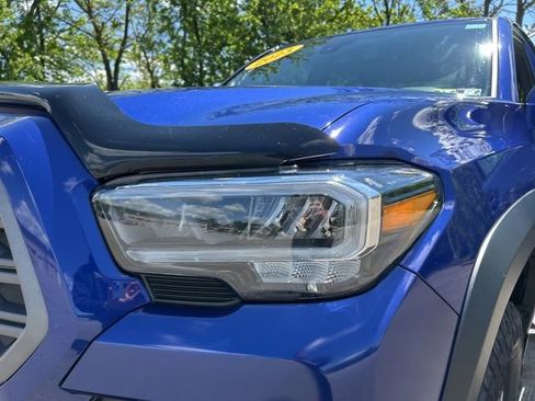 Used 2023 Toyota Tacoma TRD Off-Road w/ Technology Package AWD/4WD image 31