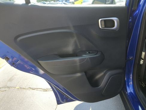 Used 2025 Hyundai Venue SEL FWD image 27