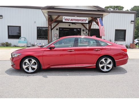 Used 2018 Honda Accord Touring image 2