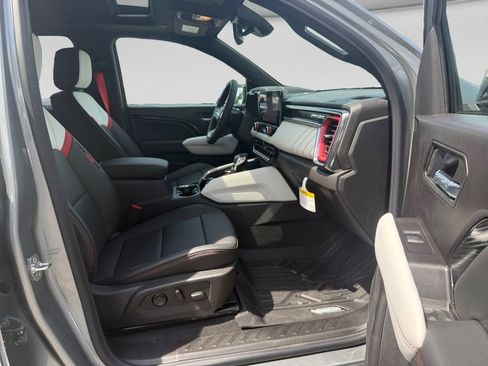 New 2026 GMC Canyon AT4X w/ LPO, Black Badging Package AWD/4WD image 17