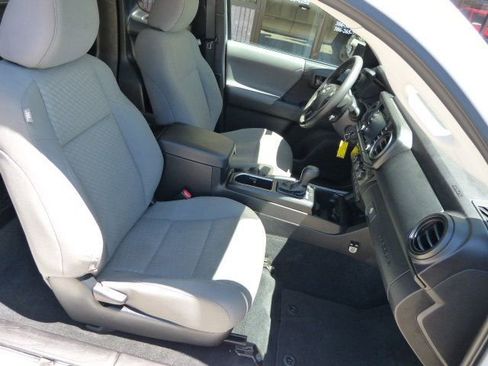 Used 2022 Toyota Tacoma SR image 27