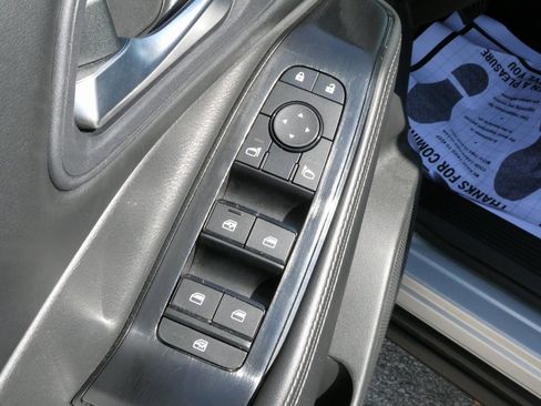 Used 2024 Nissan Rogue SV image 26