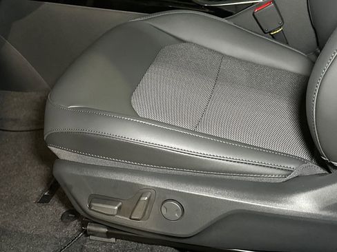 New 2026 Kia Niro Wind FWD image 21