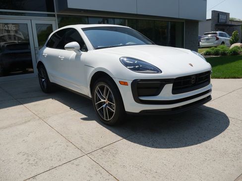New 2026 Porsche Macan AWD/4WD image 9