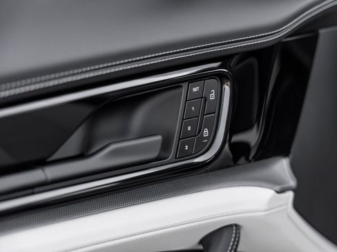 Certified 2026 Porsche Panamera 4 AWD/4WD image 21