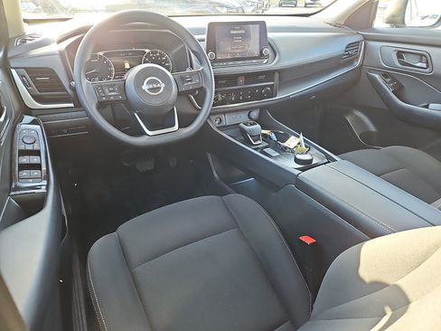 Used 2024 Nissan Rogue S image 3