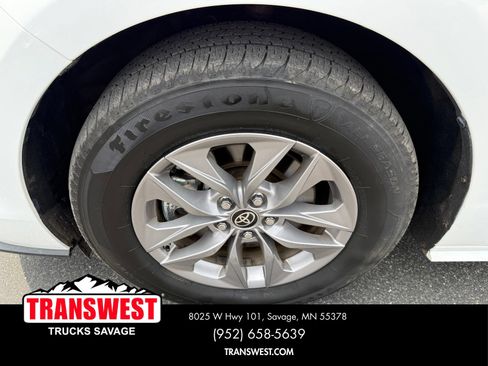Used 2021 Toyota Sienna LE AWD/4WD image 19