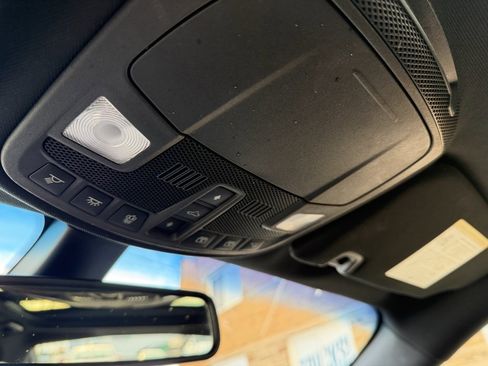 Used 2017 Lincoln Continental Select w/ Climate Package image 25