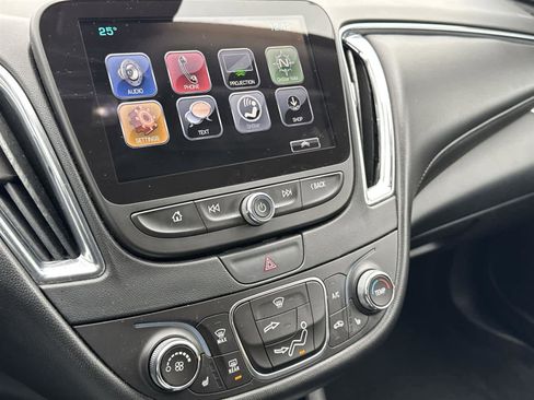 Used 2017 Chevrolet Malibu LT w/ Leather Package image 24