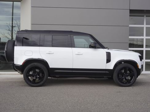 New 2026 Land Rover Defender 110 X-Dynamic SE image 7