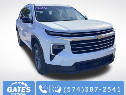 Used 2025 Chevrolet Traverse LT