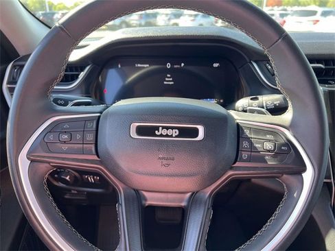Certified 2023 Jeep Grand Cherokee L Laredo image 17