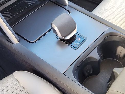 Used 2025 Land Rover Discovery Sport S image 19