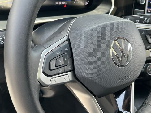 Used 2024 Volkswagen Jetta SE FWD image 28