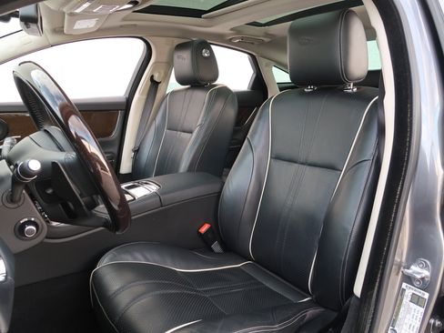 Used 2016 Jaguar XJ Supercharged image 11