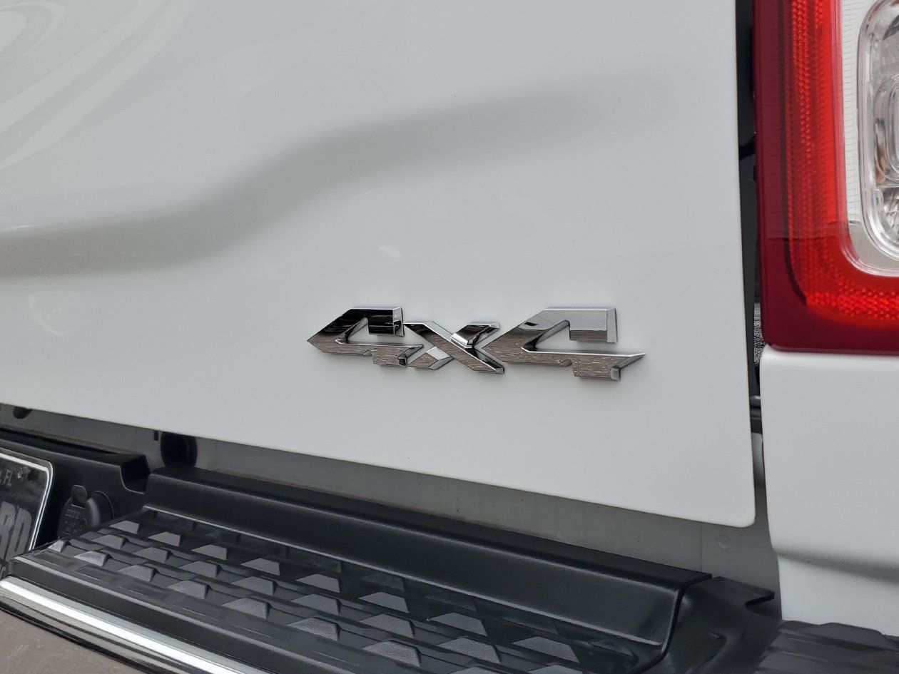 Used 2023 RAM 2500 Tradesman w/ Chrome Appearance Group AWD/4WD image 7