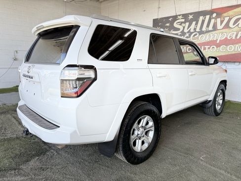 Used 2016 Toyota 4Runner SR5 image 12