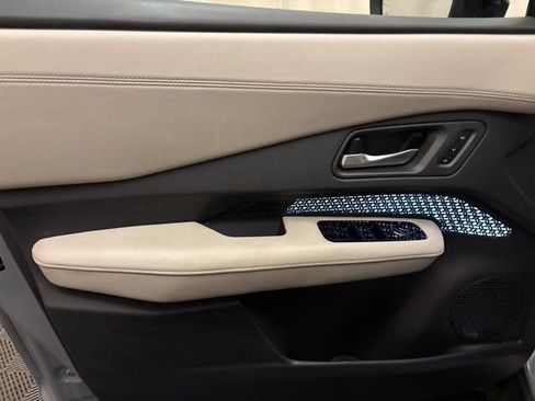 Used 2023 Nissan Ariya AWD image 10