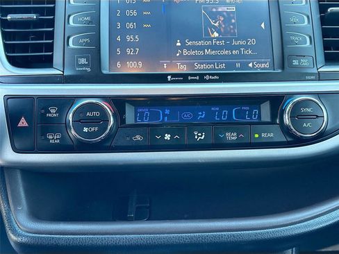 Used 2019 Toyota Highlander Limited Platinum FWD image 15