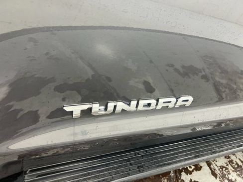 Used 2020 Toyota Tundra SR5 w/ SR5 Convenience Package AWD/4WD image 25