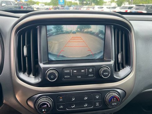 Used 2017 Chevrolet Colorado Z71 AWD/4WD image 30