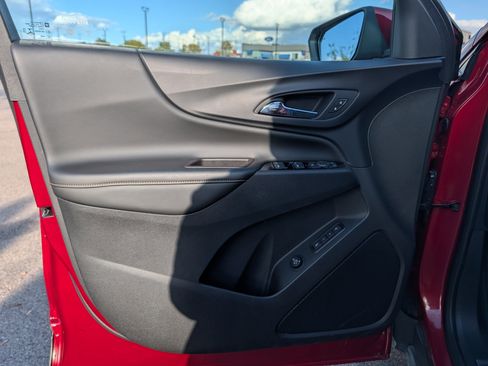 Used 2022 Chevrolet Equinox Premier image 37