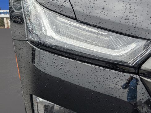 Certified 2023 Chevrolet Traverse RS image 4