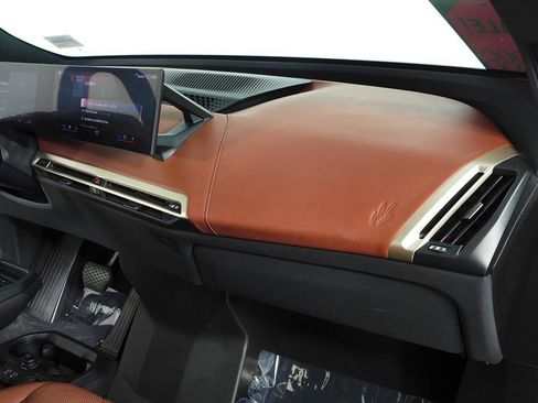 Used 2023 BMW iX xDrive50 w/ Sport Package image 13