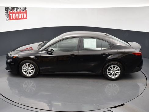 Used 2025 Toyota Camry LE image 18