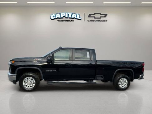Used 2023 Chevrolet Silverado 2500 LT w/ Convenience Package image 2