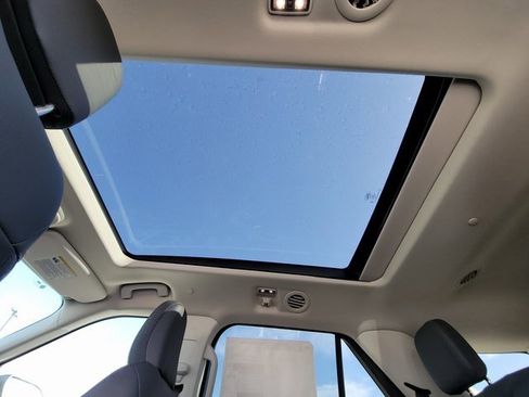 New 2026 Ford Explorer Active w/ Active Comfort Package image 10