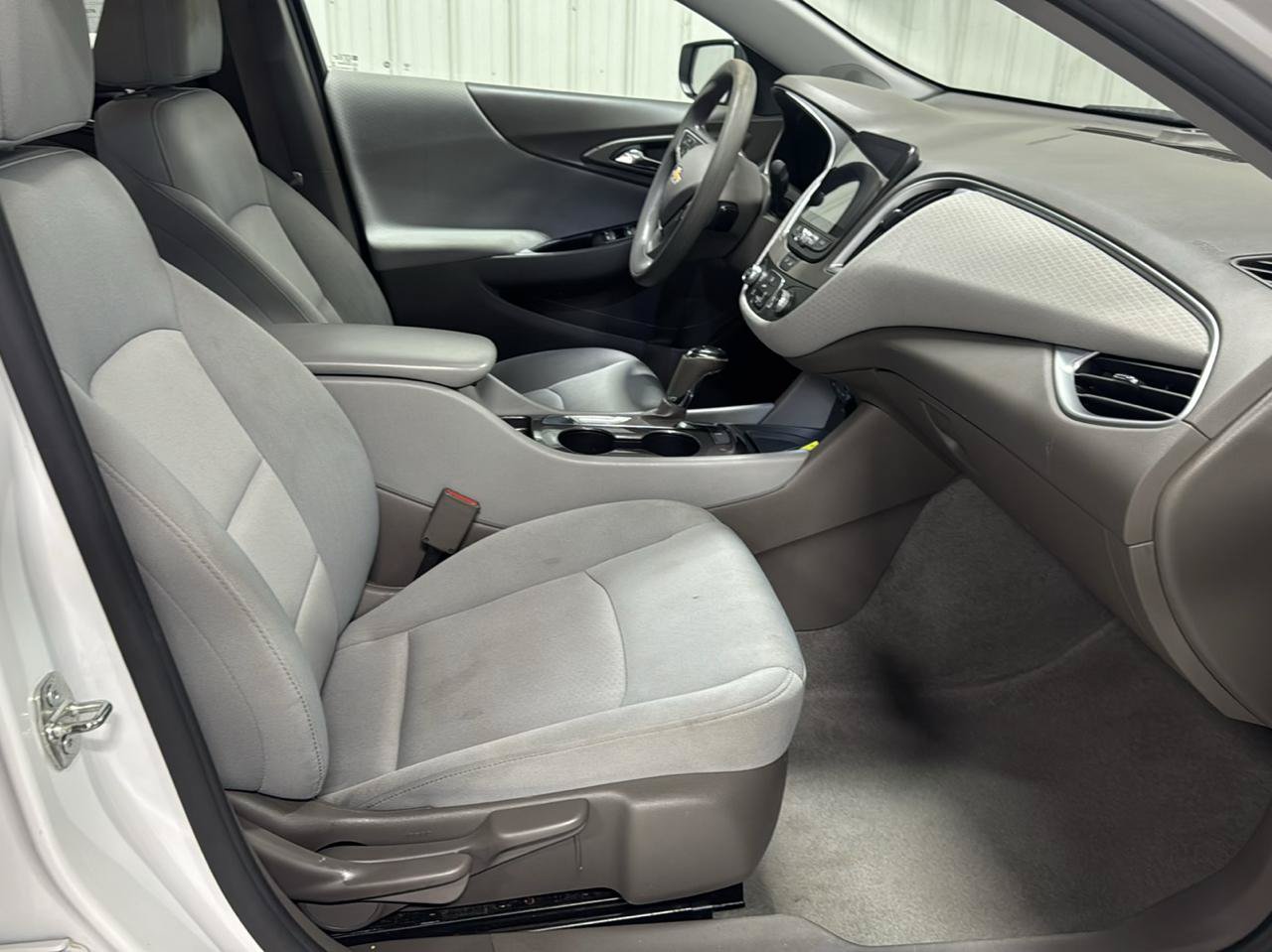Used 2020 Chevrolet Malibu LS FWD image 26