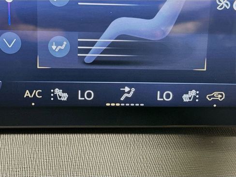Used 2025 Buick Enclave Preferred FWD image 19