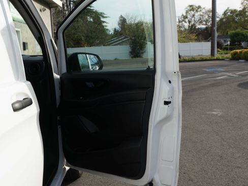 Used 2020 Mercedes-Benz Metris image 23