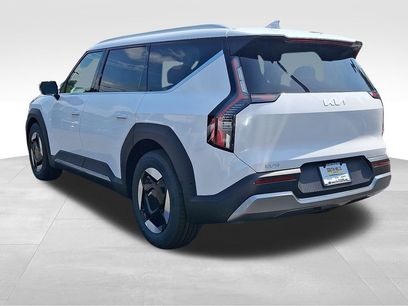 New 2026 Kia EV9 Wind